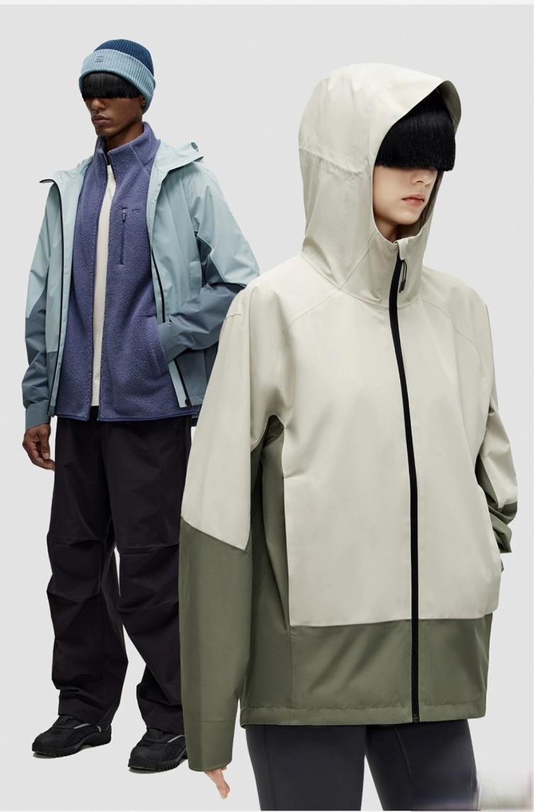 冬季户外穿搭指南:选对滑雪服和冲锋衣,安全温暖过寒冬