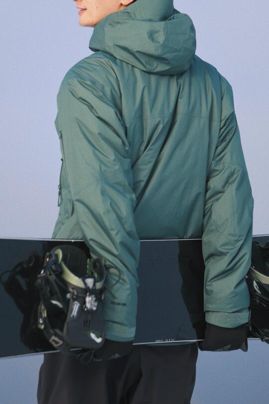 凯乐石BM45 LT硬壳冲锋衣评测:滑雪必备的高性能防护装备